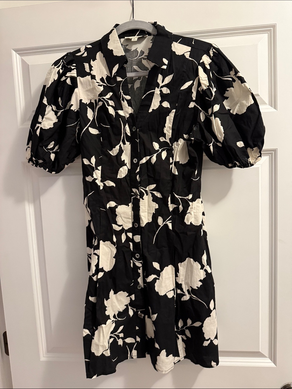 Pinch Black and White Floral Button-Front Puff-Sleeve Dress